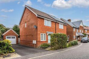 8, Limestone Way, Uckfield TN22 2DF