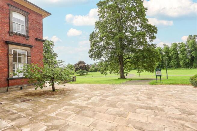 2 bed Apartment for sale Image 4