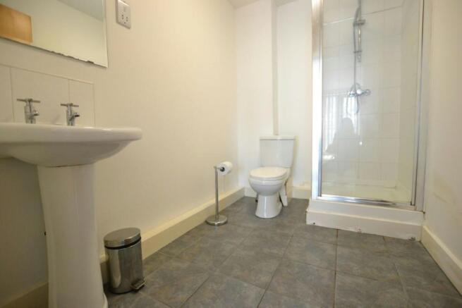 EN-SUITE SHOWER ROOM