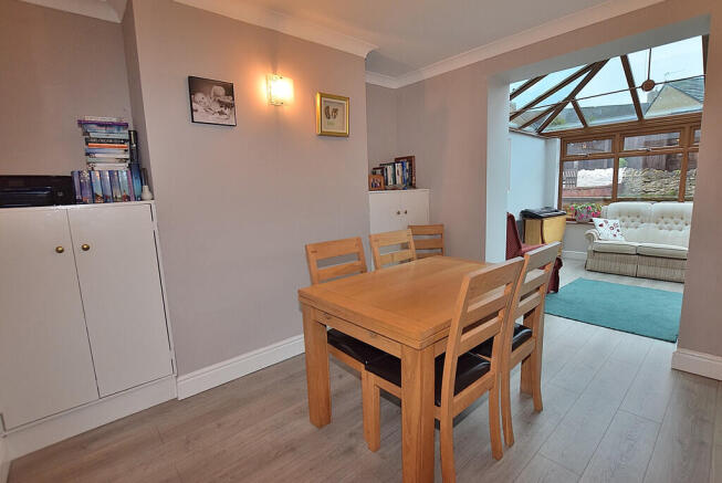 3 bed Semi-Detached for sale Image 6