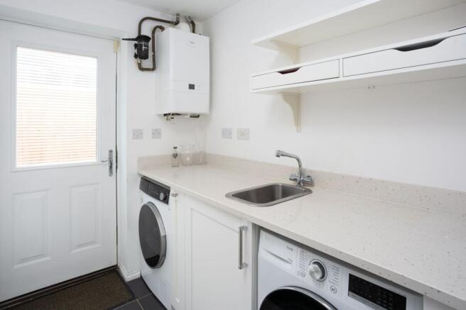 5 bed Detached for sale Image 7