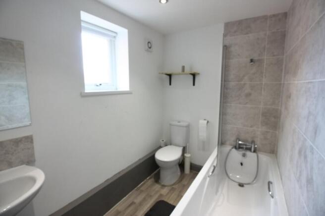1 bed House Share to rent Image 7