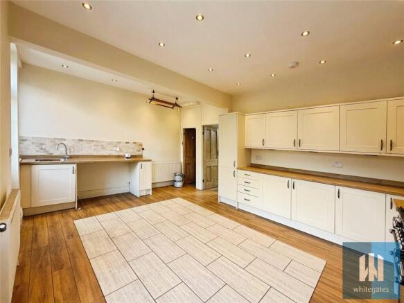 3 bed Terraced to rent Image 7