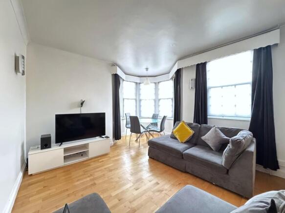 District road  (1...