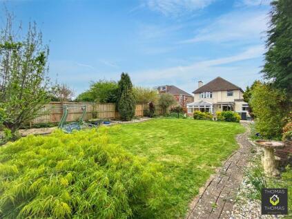Nine Elms Road, Longlevens