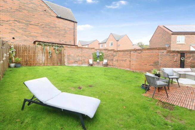 4 bed Detached for sale Image 6