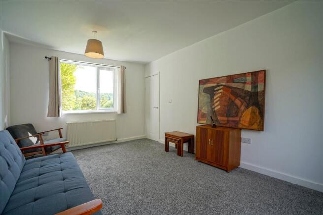 4 bed Semi-Detached for sale Image 5