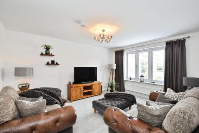 4 bed Detached for sale Image 6