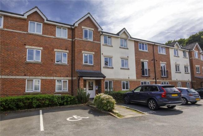 2 bed Apartment to rent Image 11