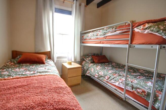 3 bed Terraced for sale Image 6