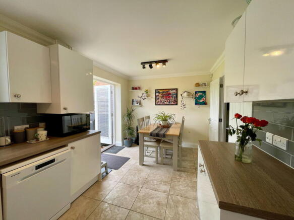 Holly Way, Saxmundham, IP17 1FU photo 4