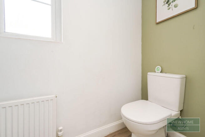 4 bed Detached for sale Image 8