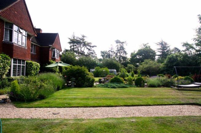 Gardens and gr...