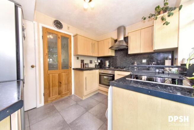 3 bed Terraced for sale Image 4