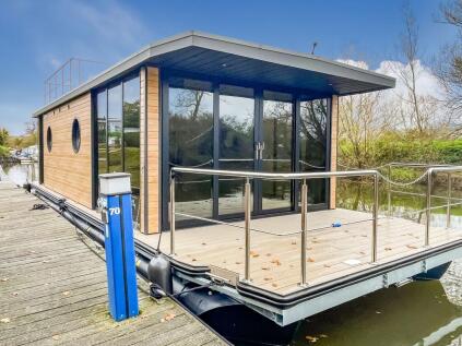Brighton Marina Village, Brighton, BN2
