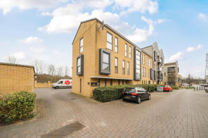 17, Hampton Place, Richmond Drive, Dunstable LU5 5GD