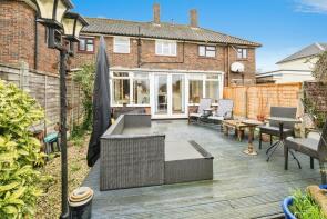 27, Nethan Drive, Aveley RM15 4RJ