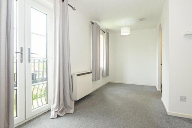 2 bed Flat for sale Image 5