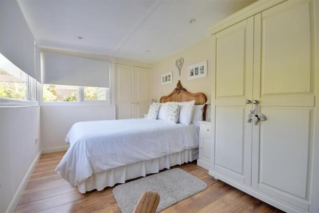 Studio - Bedroom