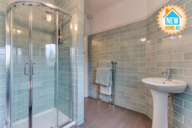 FAMILY BATHROOM:
