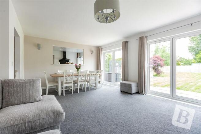 Lounge/Dining Room