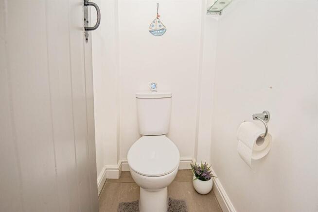 4 bed Detached for sale Image 11