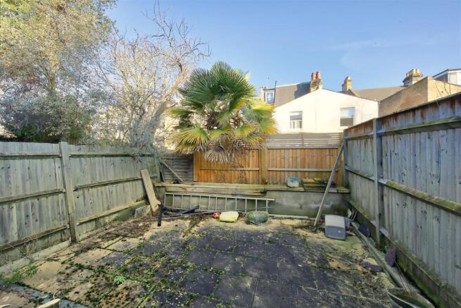 59_atheledene_road_gdn.jpg