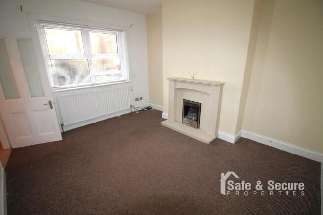 Living Room (2)