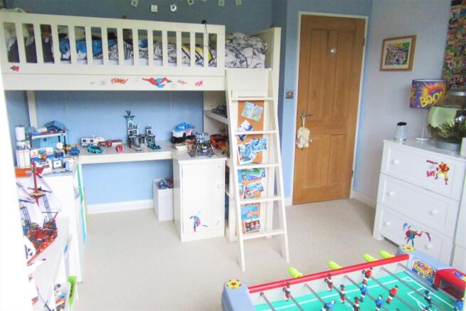 BEDROOM 2