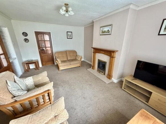 2 bed Semi-Detached Bungalow for sale Image 5