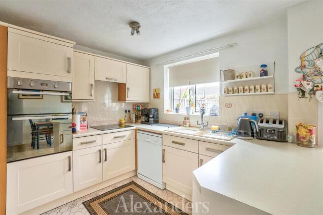 Anemone Close, Melton Mowbray photo 4