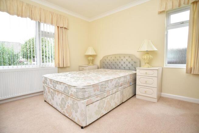 2 bed Bungalow for sale Image 11