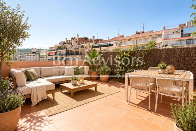 Formidable-atico-con-gran-terraza-privada-en-Sa...