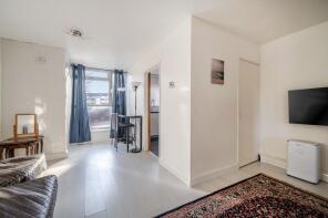 Flat 2, Maynard Court, Clarence Road, Windsor SL4 5BG