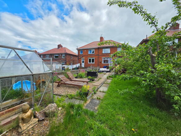 3 bed Semi-Detached for sale Image 11