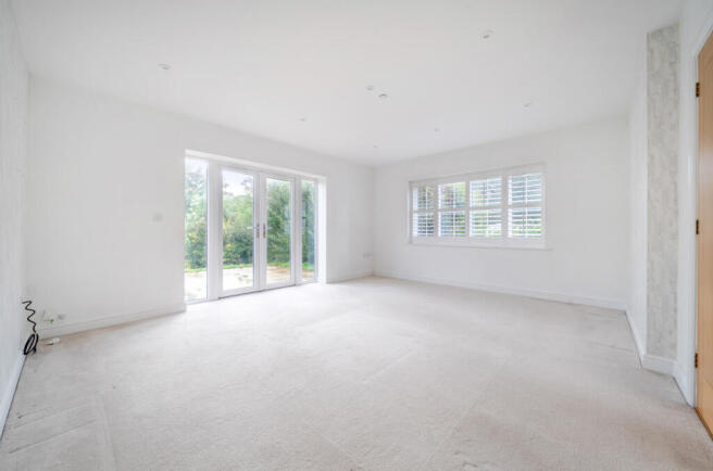 1371396-28-68f5fa...