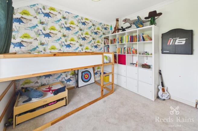 4 bed Semi-Detached for sale Image 5