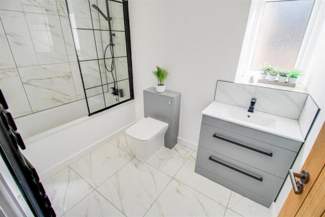 3 bed Link Detached House for sale Image 11