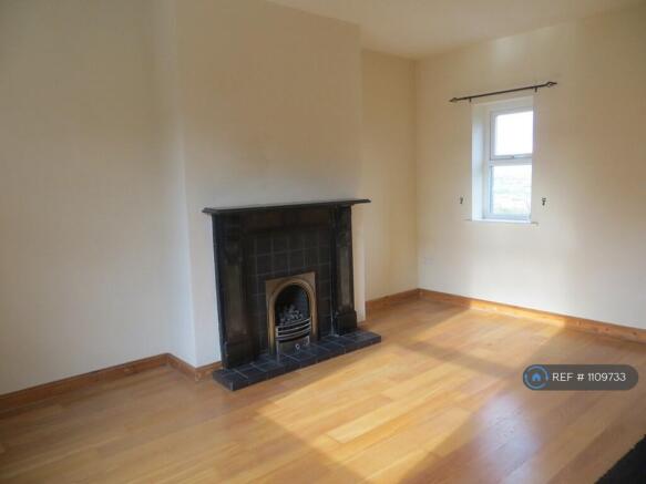 2 bed End of Terrace to rent Image 9