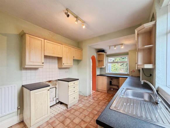 3 bed Semi-Detached for sale Image 4