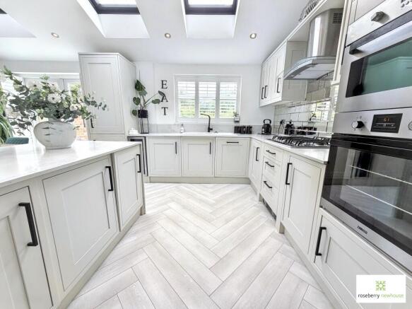 3 bed Semi-Detached for sale Image 4