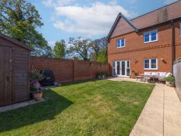 15, Hazylwood, Wokingham RG40 5AW