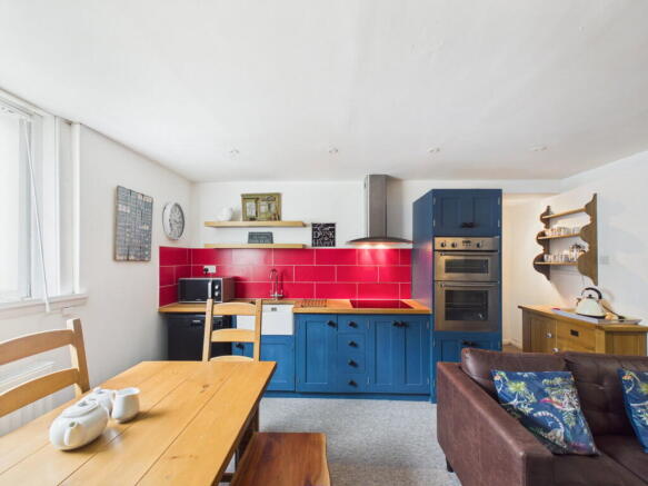 4 bed Terraced for sale Image 6