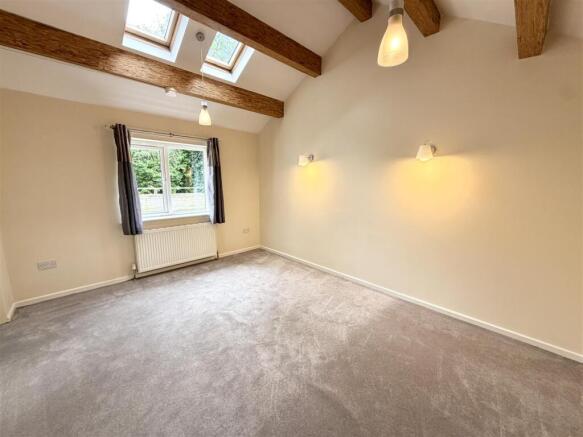 4 bed Detached Bungalow for sale Image 4