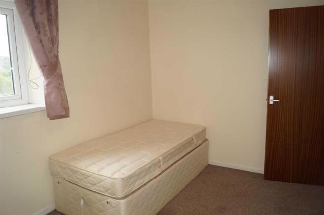 BEDROOM 3 (REAR)