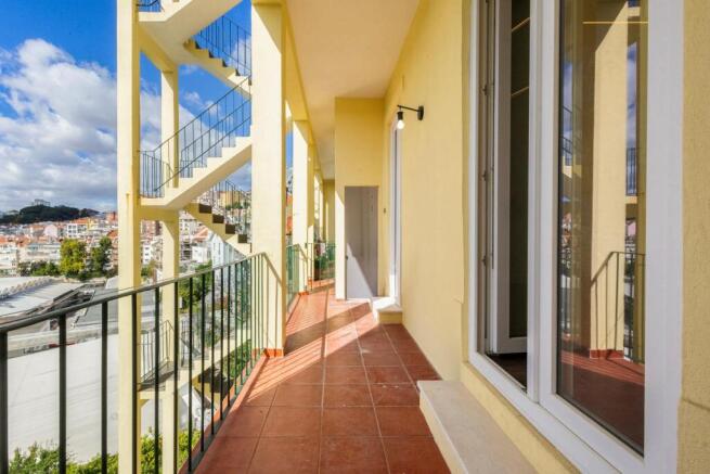 Fully Renovated Three-Suite Apartment with Balcony