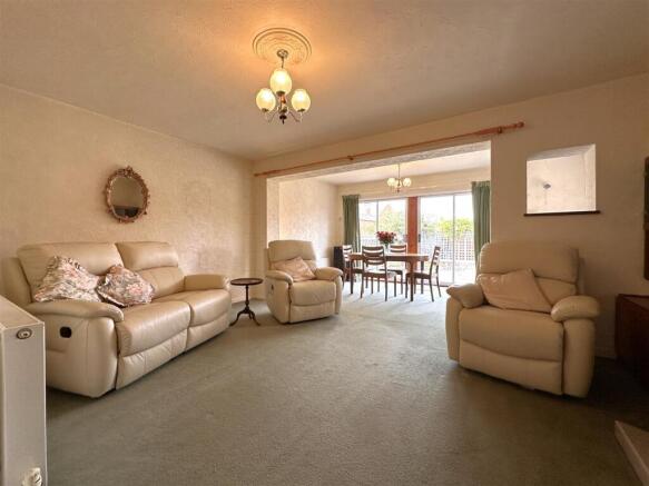 Generous Living Room 043