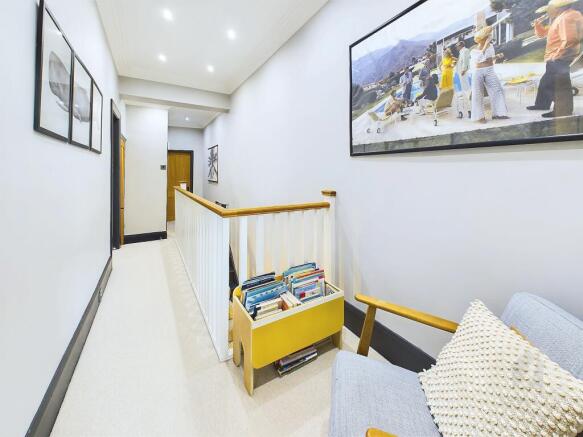 4 bed Terraced for sale Image 9