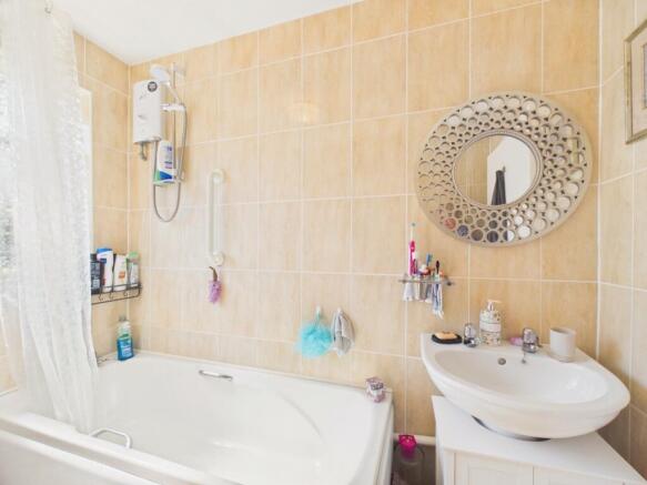 2 bed Semi-Detached Bungalow for sale Image 9