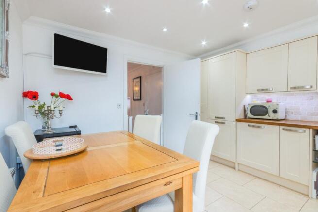 Kitchen/Dining Area